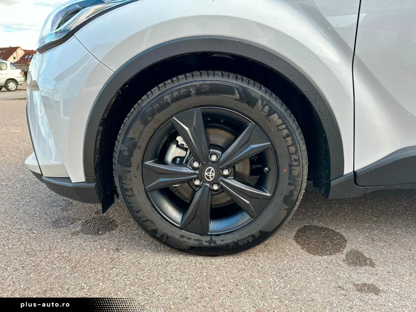 TOYOTA C-HR Flow 1.8-l-VVTi Hybrid  Carplay 2023