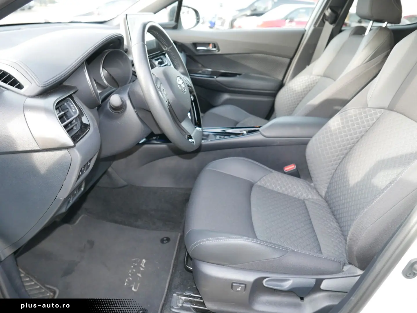 TOYOTA C-HR 2.0 Hybrid Team D  NAVI CARPLAY