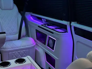 Mercedes-Benz V 300 d AMG VIP