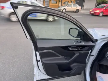 Jaguar F Pace   2019   2 0 D   Euro 6