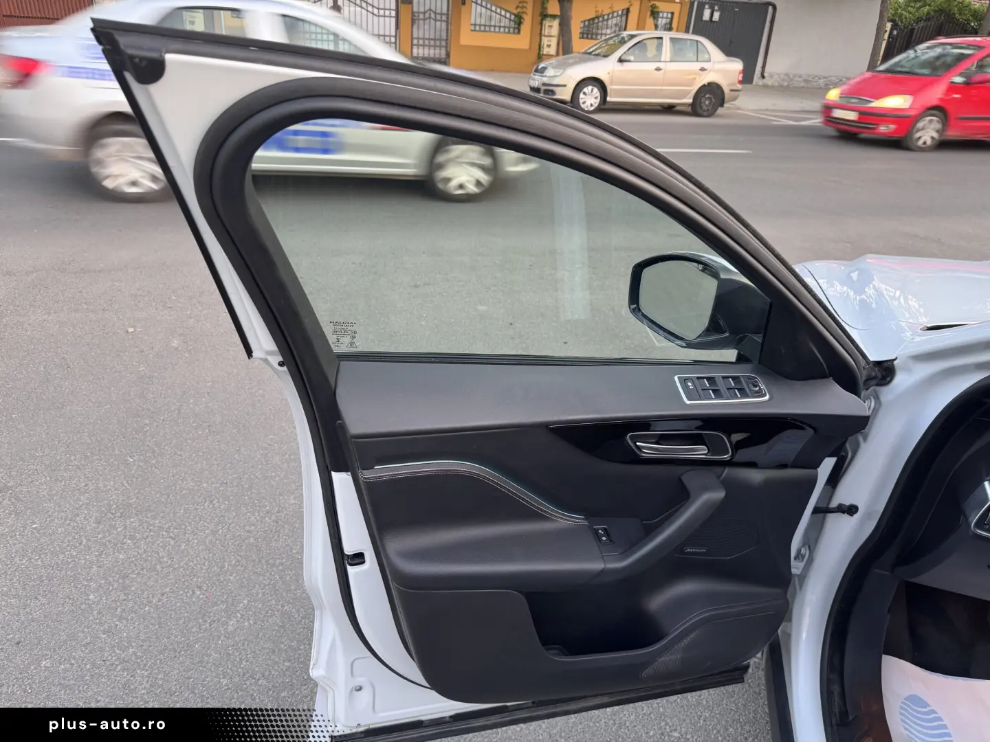 Jaguar F Pace   2019   2 0 D   Euro 6