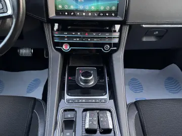 Jaguar F Pace   2019   2 0 D   Euro 6