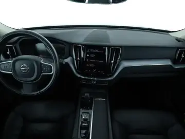 Volvo XC60 2.0 B4 Diesel Mild-Hybrid Momentum Pro AWD