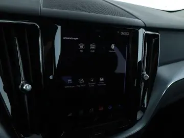 Volvo XC60 2.0 B4 Diesel Mild-Hybrid Momentum Pro AWD