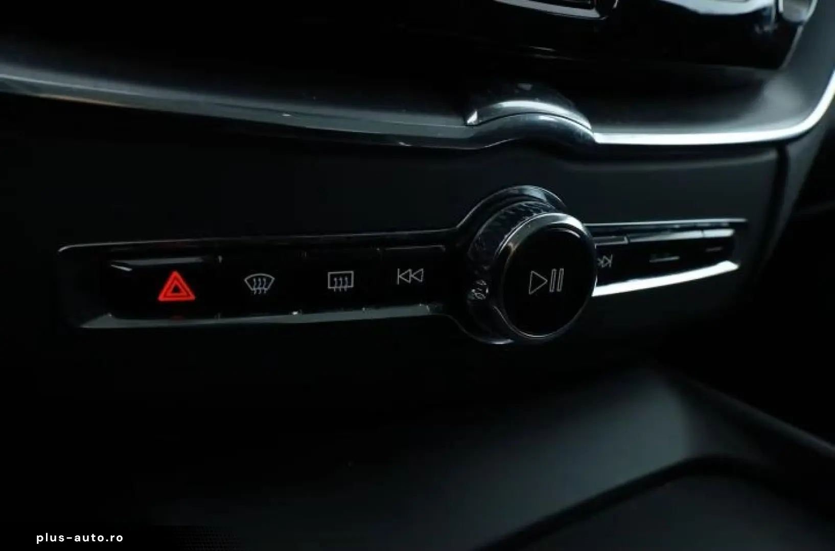 Volvo XC60 2.0 B4 Diesel Mild-Hybrid Momentum Pro AWD