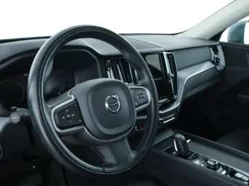 Volvo XC60 2.0 B4 Diesel Mild-Hybrid Momentum Pro AWD