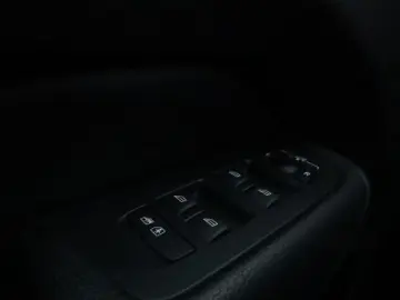 Volvo XC60 2.0 B4 Diesel Mild-Hybrid Momentum Pro AWD