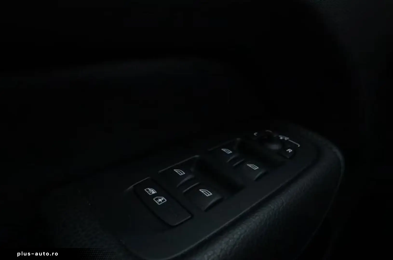 Volvo XC60 2.0 B4 Diesel Mild-Hybrid Momentum Pro AWD