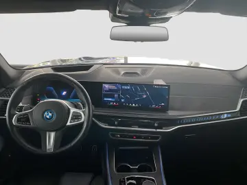 BMW X5 xDrive50e    M-Sport ACC Luftfw. PanoSD AHK B