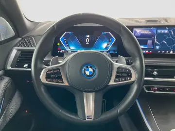 BMW X5 xDrive50e    M-Sport ACC Luftfw. PanoSD AHK B
