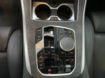 BMW X5 xDrive50e    M-Sport ACC Luftfw. PanoSD AHK B