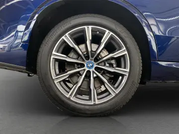 BMW X5 xDrive50e    M-Sport ACC Luftfw. PanoSD AHK B