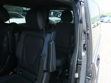 MERCEDES-BENZ V 300 d AVANTGARDE Lang AMG-Line