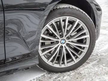 BMW 330i Sport Line LED NAVI eGSD KAMERA KLIMAAUT