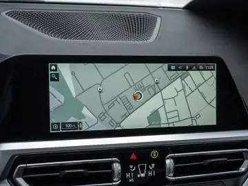 BMW 330i Sport Line LED NAVI eGSD KAMERA KLIMAAUT