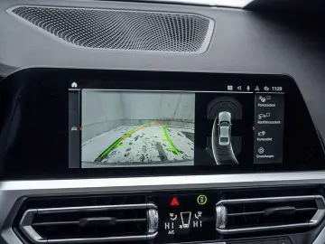 BMW 330i Sport Line LED NAVI eGSD KAMERA KLIMAAUT