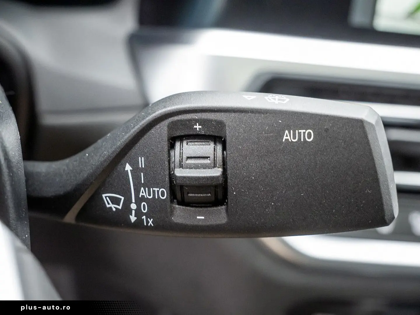 BMW 330i Sport Line LED NAVI eGSD KAMERA KLIMAAUT