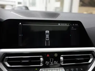 BMW 330e xDrive M-Sport LASER LED W-LAN NAVI HGSD