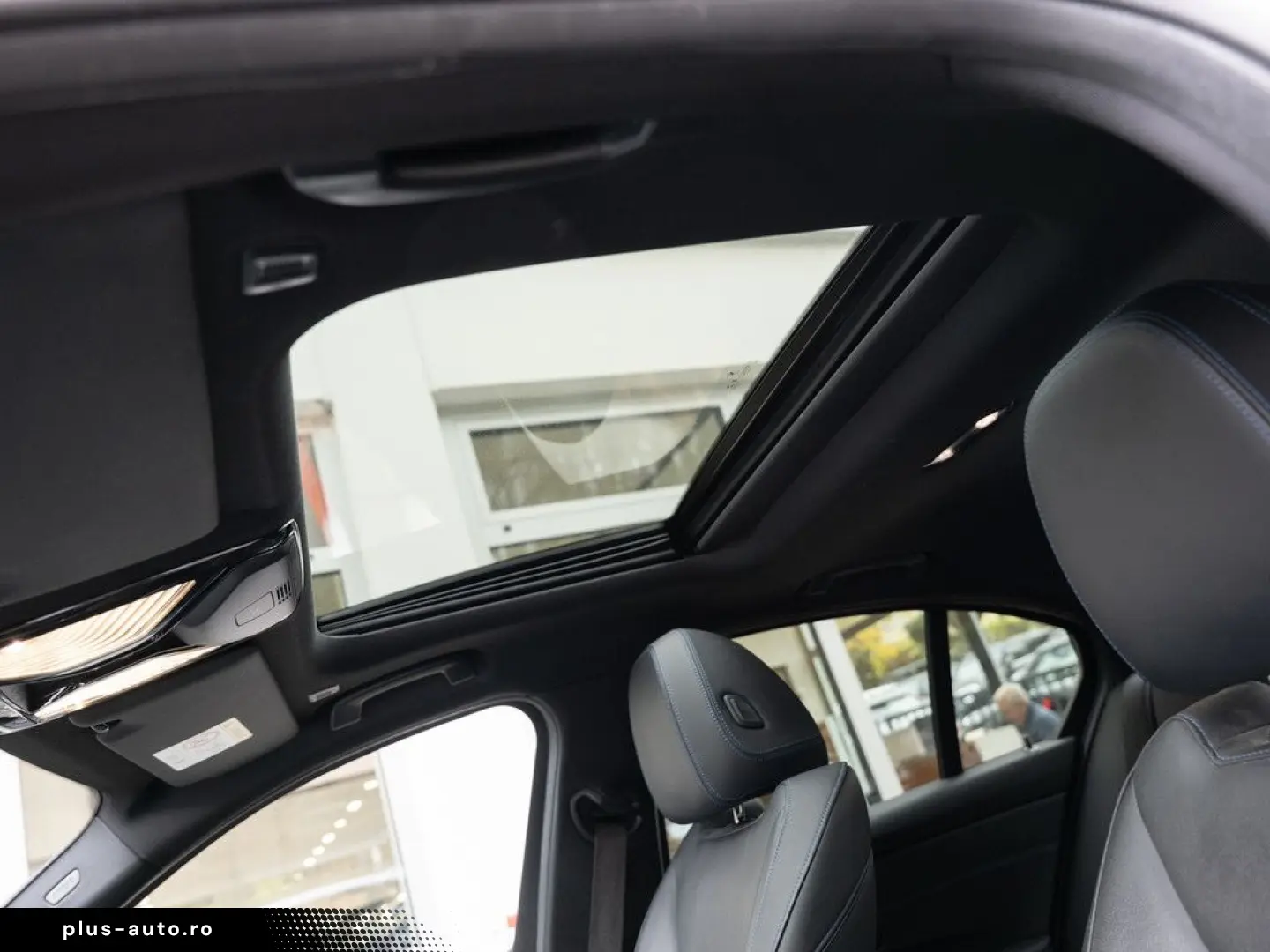 BMW 330e xDrive M-Sport LASER LED W-LAN NAVI HGSD