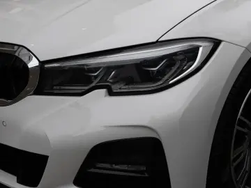 BMW 330e xDrive M-Sport LASER LED W-LAN NAVI HGSD