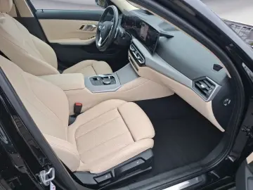 BMW 330i Navi ACC Head-Up Sportsitze Adapt.-LED