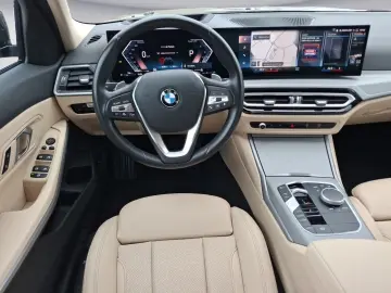 BMW 330i Navi ACC Head-Up Sportsitze Adapt.-LED