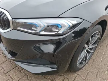 BMW 330i Navi ACC Head-Up Sportsitze Adapt.-LED