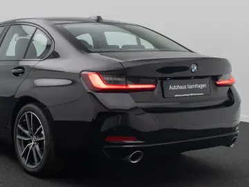 BMW 330i DigitalKey DAB Komfort HiFi Leder 18Zoll