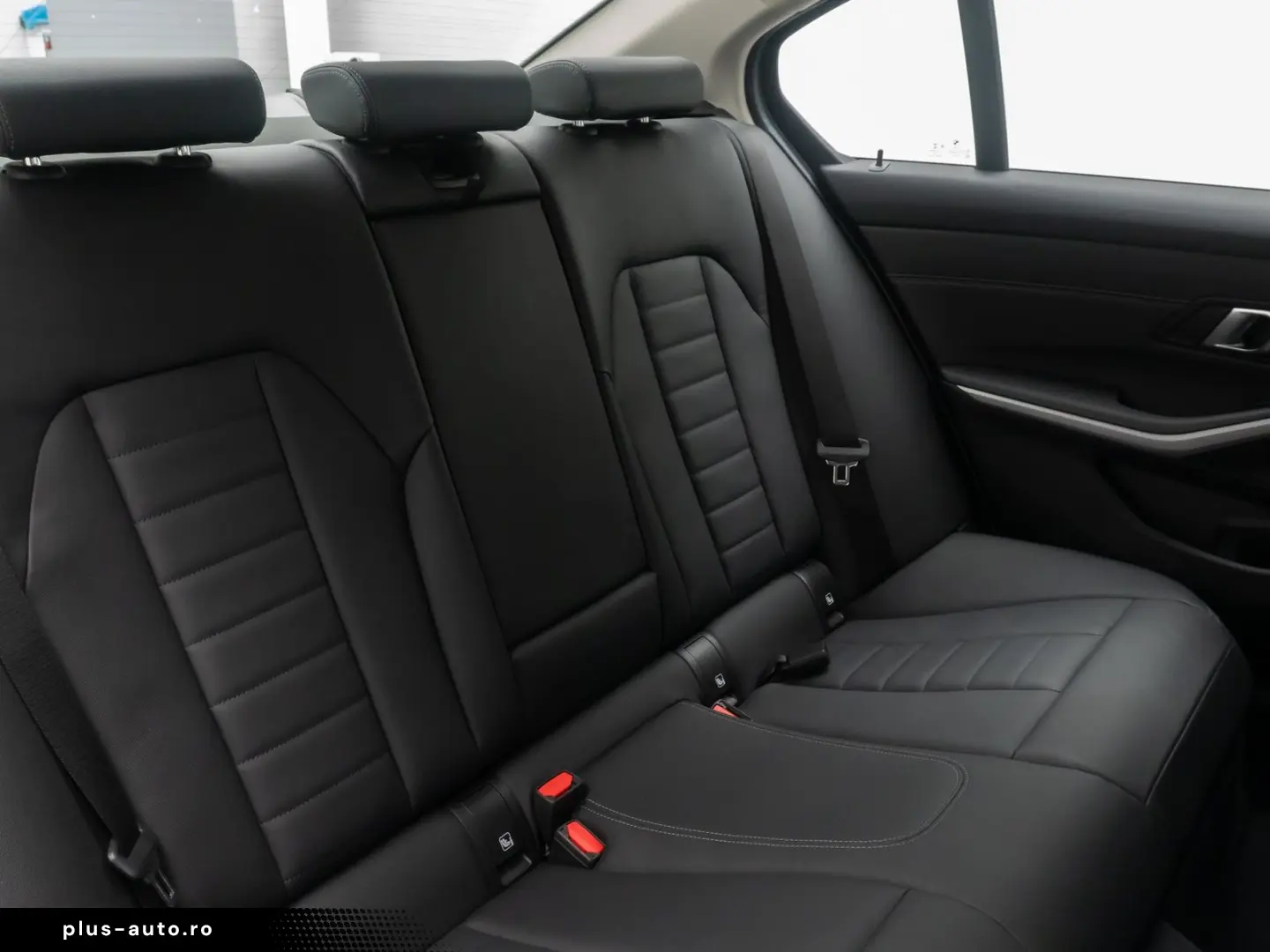 BMW 330i DigitalKey DAB Komfort HiFi Leder 18Zoll