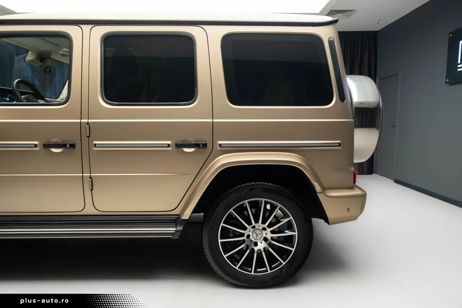 MERCEDES-BENZ G500  Manufaktur  360  Desert Drive  Burmester