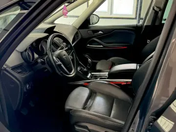 Opel Zafira C 2014