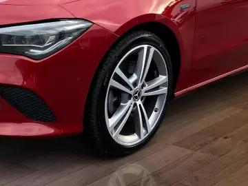 MERCEDES-BENZ CLA 250 e Coupé HEADUP PANO DISTRO MEMORY