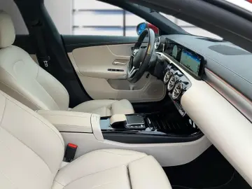 MERCEDES-BENZ CLA 250 e Coupé HEADUP PANO DISTRO MEMORY