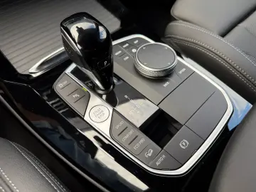 BMW X3 xDrive 20d ACC HUD Keyless ParkAsist Laser