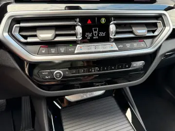 BMW X3 xDrive 20d ACC HUD Keyless ParkAsist Laser