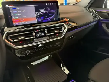 BMW X3 xDrive 20d ACC HUD Keyless ParkAsist Laser