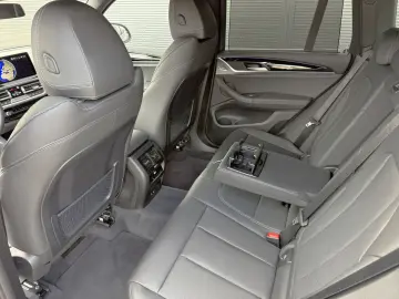 BMW X3 xDrive 20d ACC HUD Keyless ParkAsist Laser