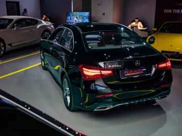 MERCEDES BENZ A 250E