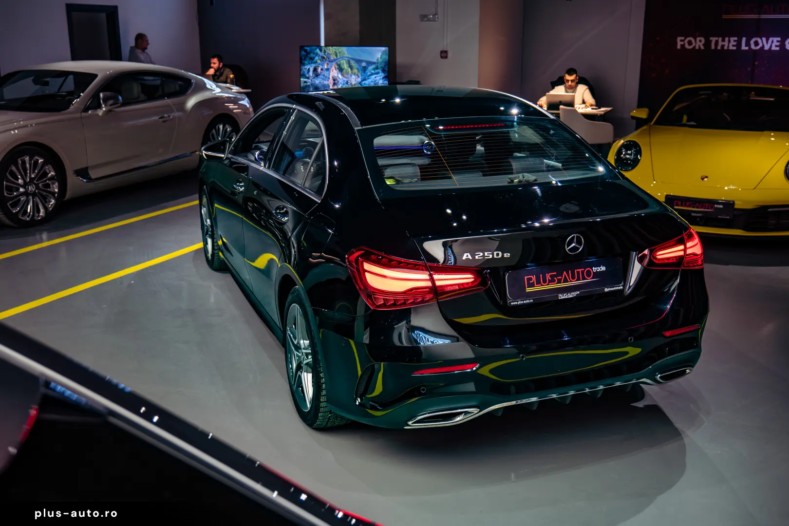 MERCEDES BENZ A 250E