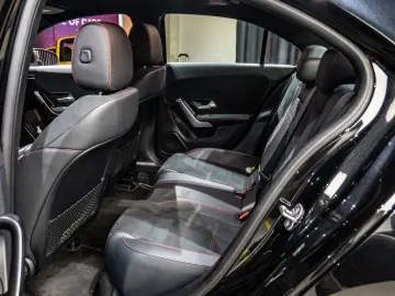 MERCEDES BENZ A 250E