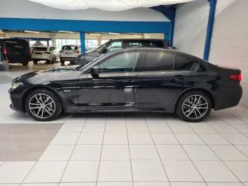 BMW 530 e M Sport   ACC   HUD   SIDE   LANE