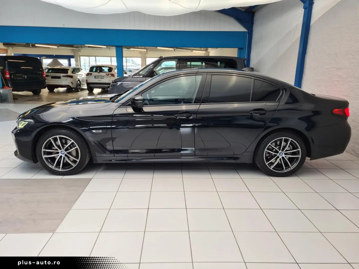 BMW 530 e M Sport   ACC   HUD   SIDE   LANE