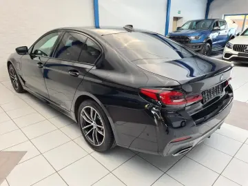 BMW 530 e M Sport   ACC   HUD   SIDE   LANE