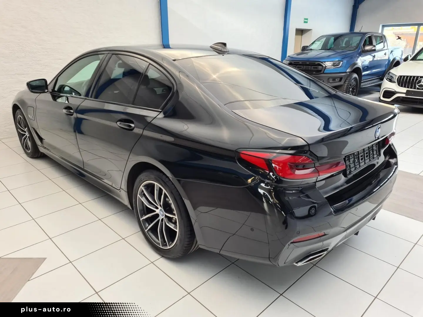 BMW 530 e M Sport   ACC   HUD   SIDE   LANE