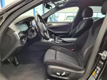 BMW 530 e M Sport   ACC   HUD   SIDE   LANE