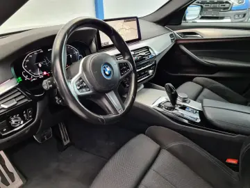 BMW 530 e M Sport   ACC   HUD   SIDE   LANE