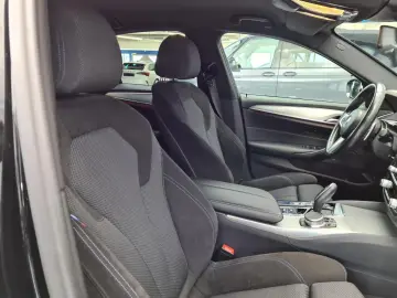 BMW 530 e M Sport   ACC   HUD   SIDE   LANE