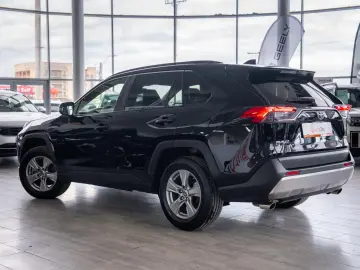 Toyota RAV4 2 5 Hybrid Automatik