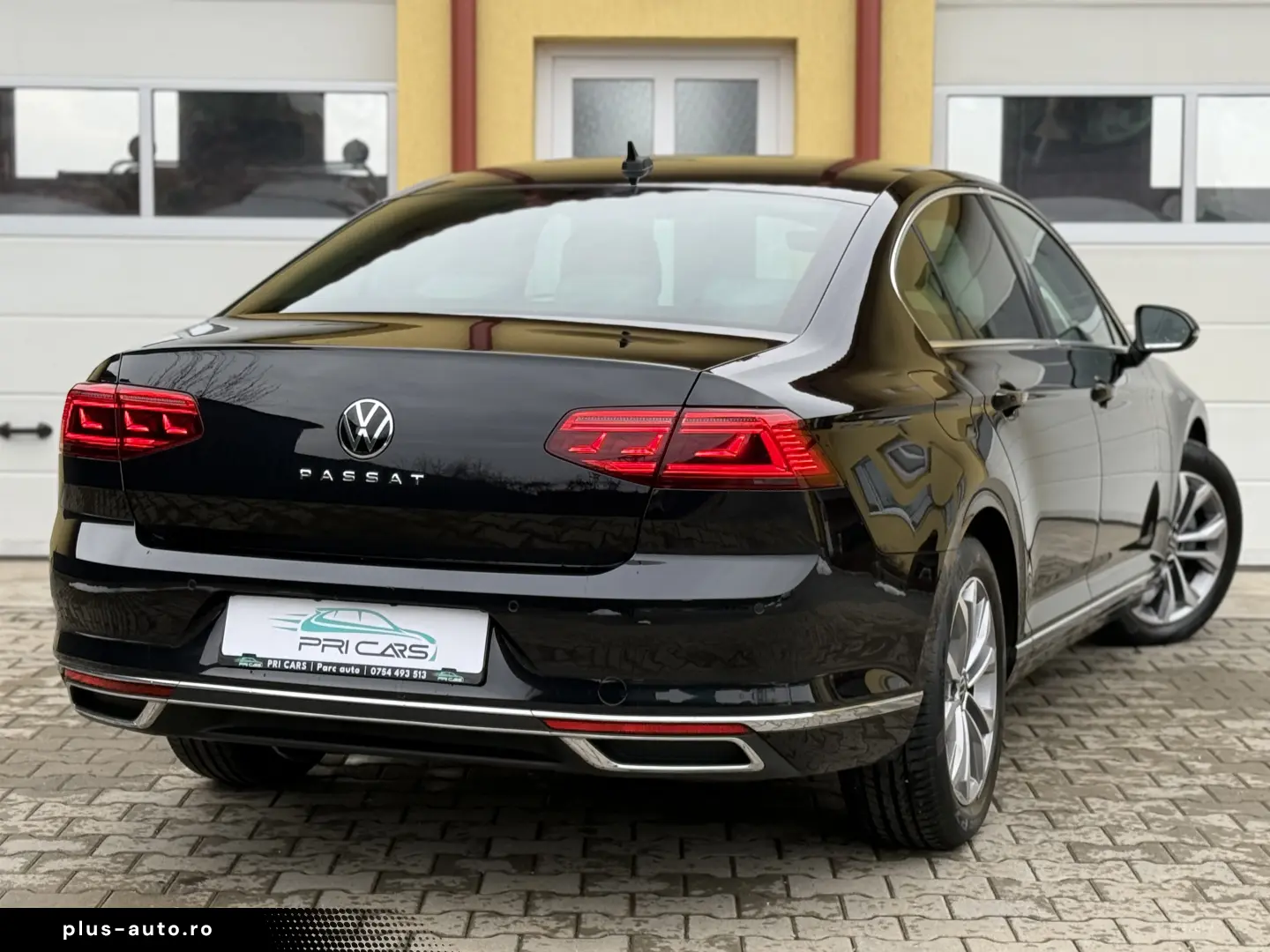 Volkswagen Passat B8 Highline - 2.0tdi   DSG   Facelift