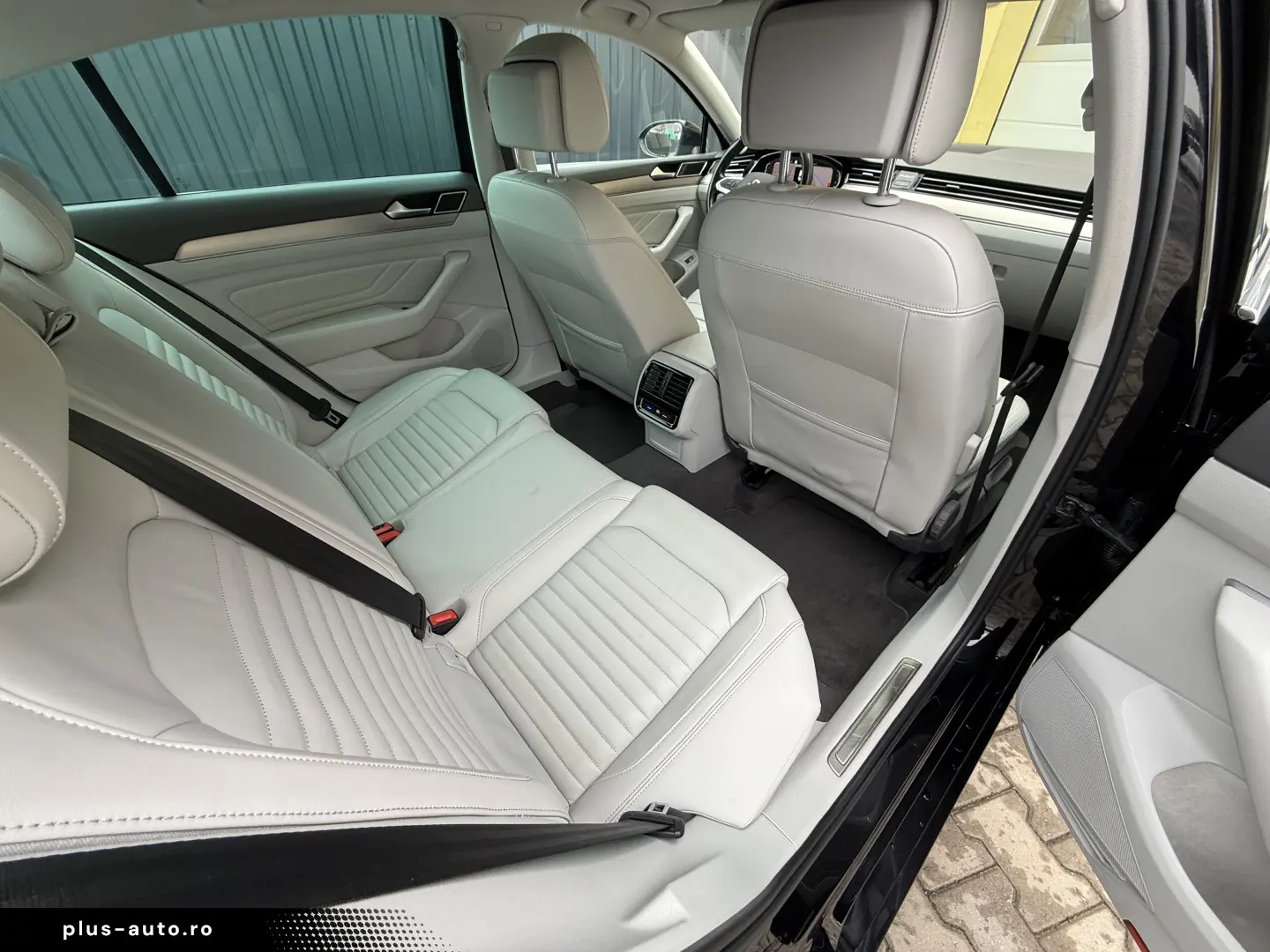 Volkswagen Passat B8 Highline - 2.0tdi   DSG   Facelift